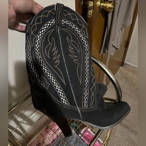 Black Women's Western Embroidered Mid-Calf Boot